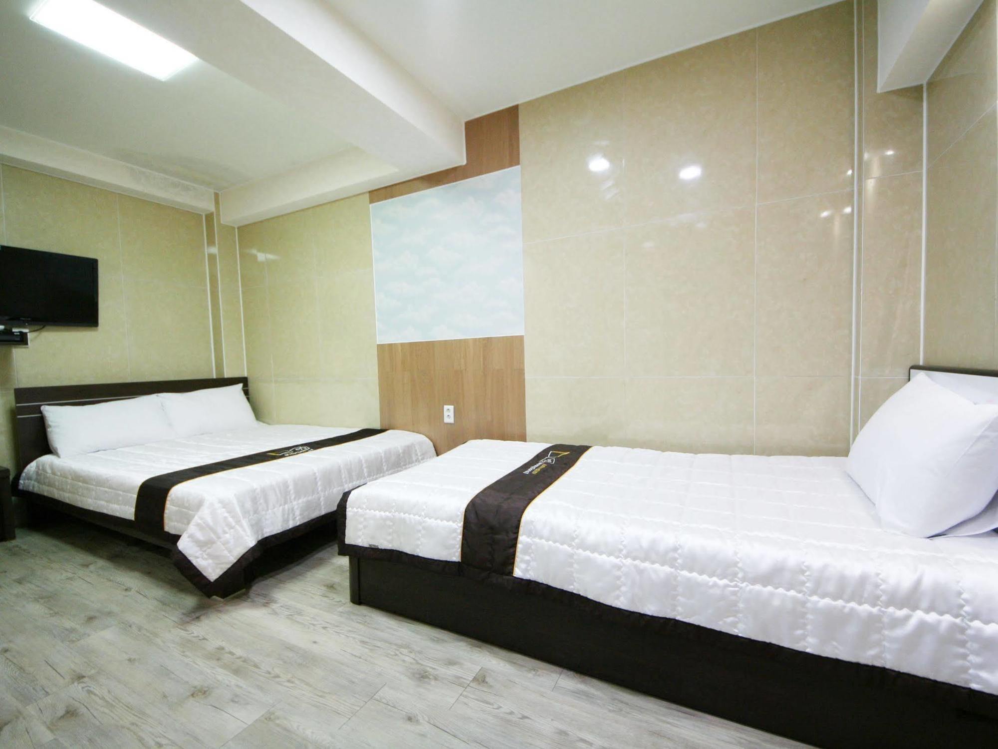 Guesthouse Myeongdong 2 首爾 外观 照片