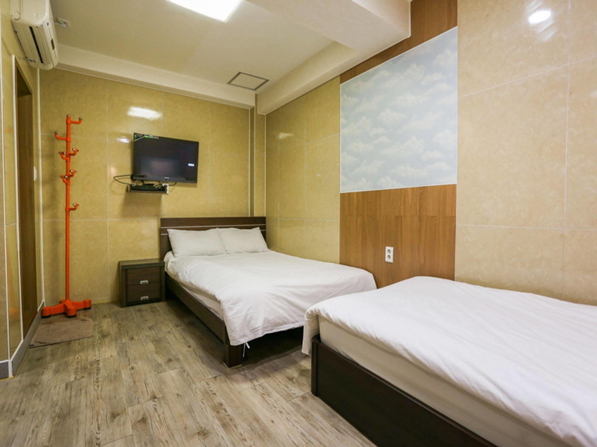 Guesthouse Myeongdong 2 首爾 外观 照片