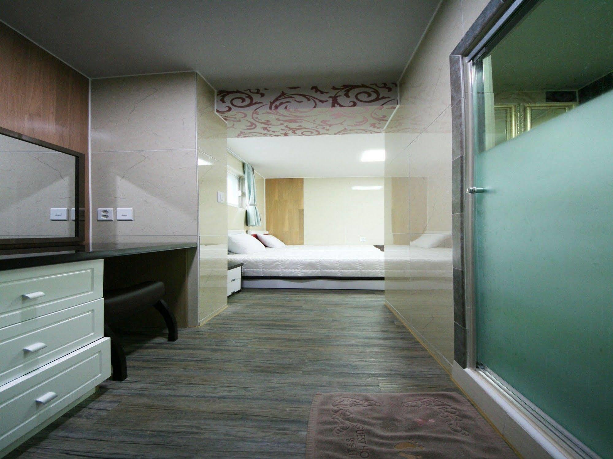 Guesthouse Myeongdong 2 首爾 外观 照片